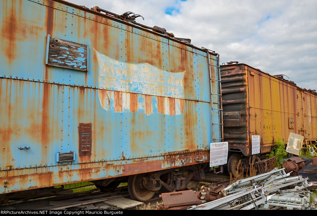 URTX Ice Refrigerator Cars